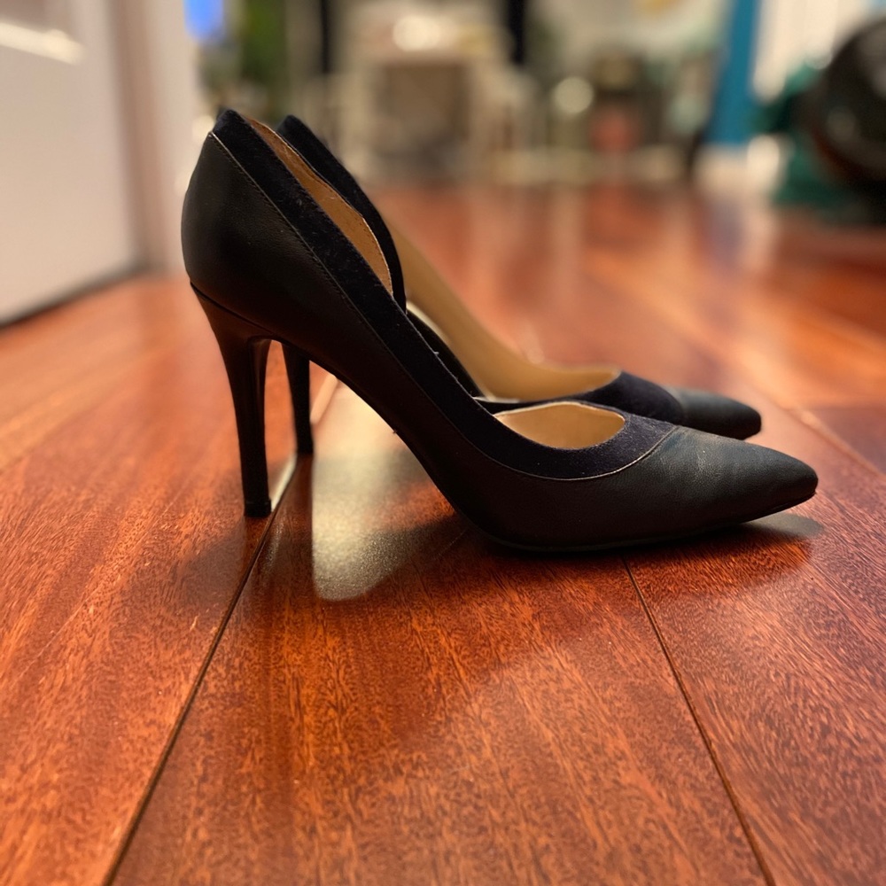 Nine West Navy Alvaa D’Orsay pumps